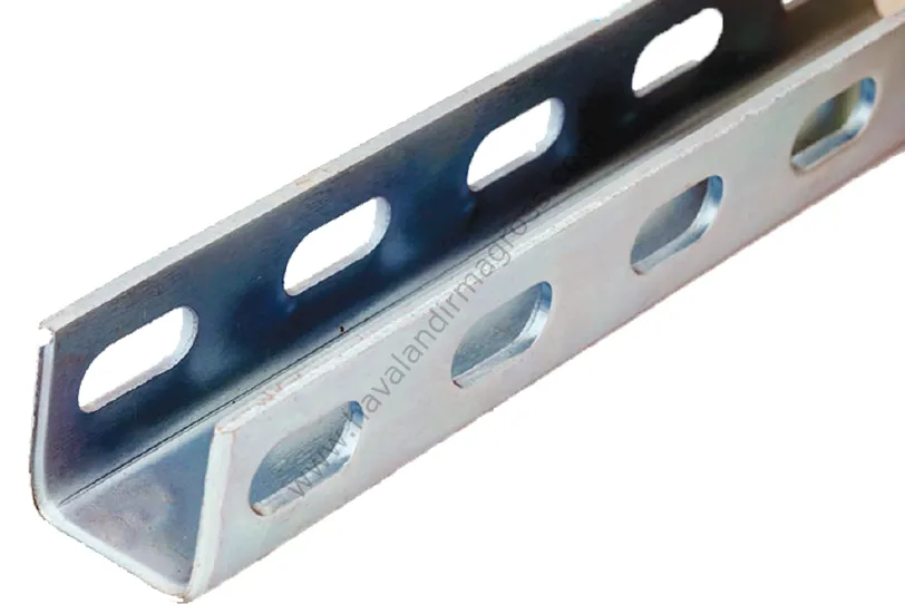 Montant perfore epaisseur 1.2mm 2m